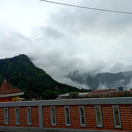 Bromo Holiday Guest House Ngadisari Exterior foto